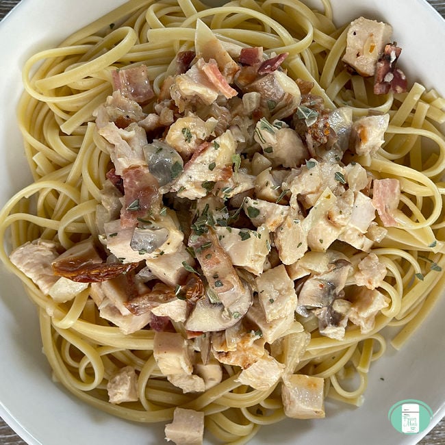 Chicken and Sundried Tomato Pasta Sauce - Freezer Meals 101 Club